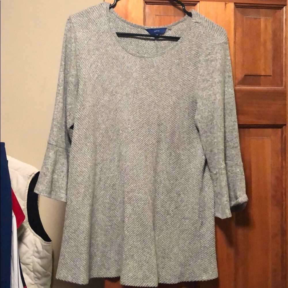 3/4 Flare sleeve sweater